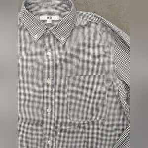 ·Uniqlo Long Sleeve Button Down, Small